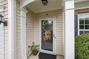 5368 Medlock Corners Dr, Peachtree Corners, GA 30092 - Photo 2