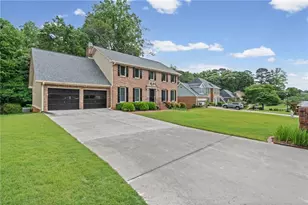 1090 Kelvington Way SW, Lilburn, GA 30047 - Photo 4