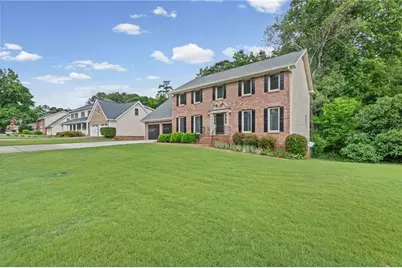 1090 Kelvington Way SW, Lilburn, GA 30047 - Photo 2
