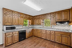 1090 Kelvington Way SW, Lilburn, GA 30047 - Photo 14