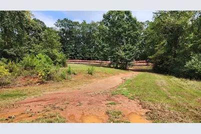 1661 Friendship Road, Hoschton, GA 30548 - Photo 10