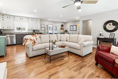 5627 Pinewood Drive, Flowery Branch, GA 30542 - Photo 16