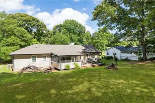 5627 Pinewood Dr, Flowery Branch, GA 30542 - Photo 46