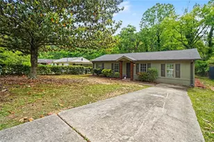 793 Ayrshire Cir NW, Atlanta, GA 30318 - Photo 2