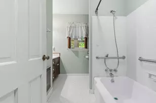 1840 Spalding Dr, Sandy Springs, GA 30350 - Photo 8