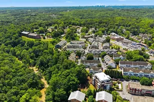 220 Vickery Falls Dr, Roswell, GA 30075 - Photo 28