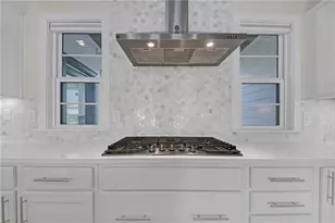 860 Stonehill Ln, Atlanta, GA 30324 - Photo 12