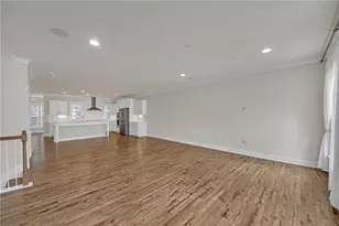 860 Stonehill Ln, Atlanta, GA 30324 - Photo 6