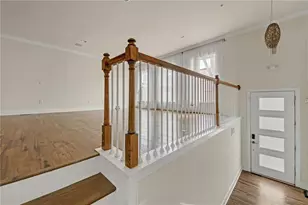 860 Stonehill Ln, Atlanta, GA 30324 - Photo 32