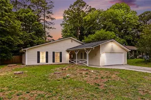 8895 Wesley Pl, Jonesboro, GA 30238 - Photo 2