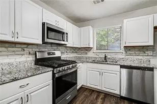 8895 Wesley Pl, Jonesboro, GA 30238 - Photo 12