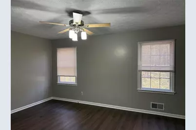818 Bradford Court, Lilburn, GA 30047 - Photo 10