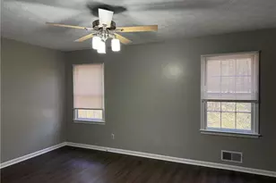 818 Bradford Ct, Lilburn, GA 30047 - Photo 10