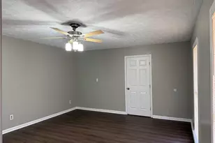 818 Bradford Ct, Lilburn, GA 30047 - Photo 16