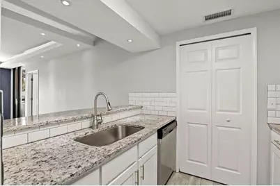 3481 Lakeside Drive #1007, Atlanta, GA 30326 - Photo 8