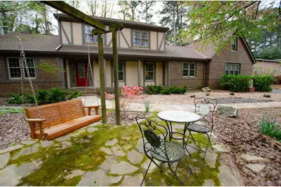 2065 Renault Lane, Atlanta, GA 30345 - Photo 2