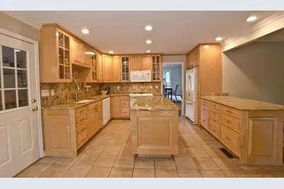 2065 Renault Lane, Atlanta, GA 30345 - Photo 14