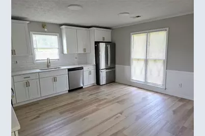 2064 Skyland Glen Drive, Snellville, GA 30078 - Photo 10