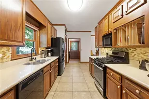 2847 Saddlebrook Way NW, Marietta, GA 30064 - Photo 10