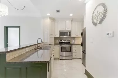 2255 Peachtree Road NE #521, Atlanta, GA 30309 - Photo 2