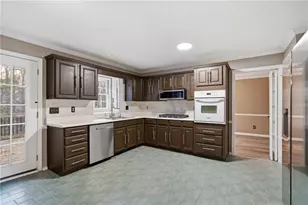 1543 Glencrest Trail, Lawrenceville, GA 30043 - Photo 10