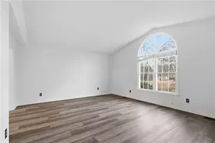 1543 Glencrest Trail, Lawrenceville, GA 30043 - Photo 4