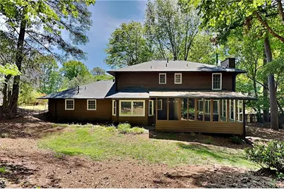 9880 Lake Forest Way, Roswell, GA 30076 - Photo 18