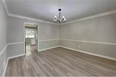 9880 Lake Forest Way, Roswell, GA 30076 - Photo 4