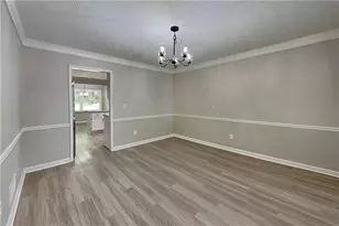 9880 Lake Forest Way, Roswell, GA 30076 - Photo 4
