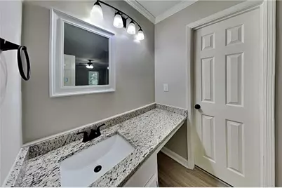 9880 Lake Forest Way, Roswell, GA 30076 - Photo 10