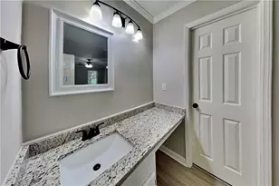 9880 Lake Forest Way, Roswell, GA 30076 - Photo 10