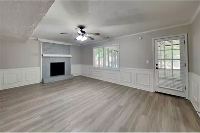 9880 Lake Forest Way, Roswell, GA 30076 - Photo 2