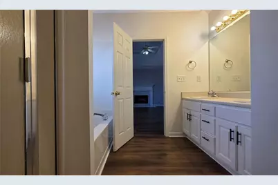 1048 Falls Brooke Drive, Conyers, GA 30094 - Photo 16