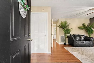 5867 Strathmoor Manor Circle, Lithonia, GA 30058 - Photo 8