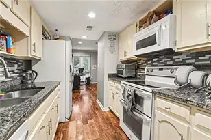 3257 Clairmont N NE, Brookhaven, GA 30329 - Photo 10