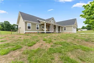 9204 Skitts Mountain Dr, Lula, GA 30554 - Photo 4