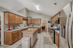 1611 Lake View Ct, Loganville, GA 30052 - Photo 18