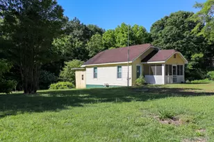 1186 E Tugalo St, Toccoa, GA 30577 - Photo 6