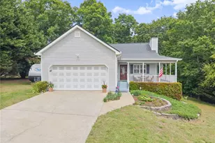 652 Shadow Mountain Ln, Cleveland, GA 30528 - Photo 2