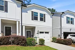 5652 Plain Field Ln, Lilburn, GA 30047 - Photo 2