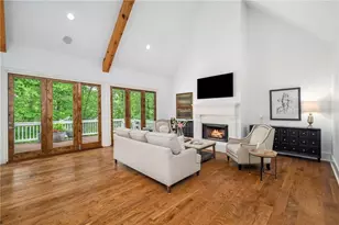 6321 Hunting Creek Rd, Sandy Springs, GA 30328 - Photo 10