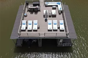 305 Lakeshore Dr, Hartwell, GA 30643 - Photo 2