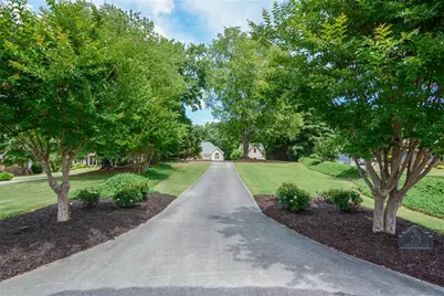 305 Lakeshore Drive, Hartwell, GA 30643 - Photo 1