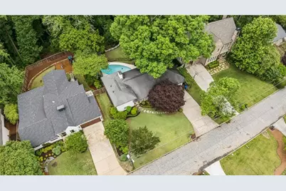 2988 Rockingham Drive NW, Atlanta, GA 30327 - Photo 2