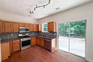 603 Marsh Lake Rd, Lawrenceville, GA 30045 - Photo 8