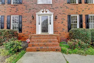 2451 Meadowglen Trail, Snellville, GA 30078 - Photo 2