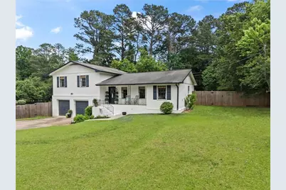 2370 Holly Springs Road NE, Marietta, GA 30062 - Photo 2