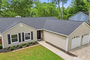 142 River Oaks Dr, Woodstock, GA 30188 - Photo 2