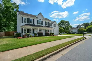 5910 Findley Chase Dr, Johns Creek, GA 30097 - Photo 4