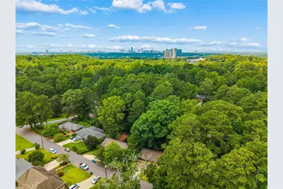 1744 Reindeer Drive NE, Atlanta, GA 30329 - Photo 32
